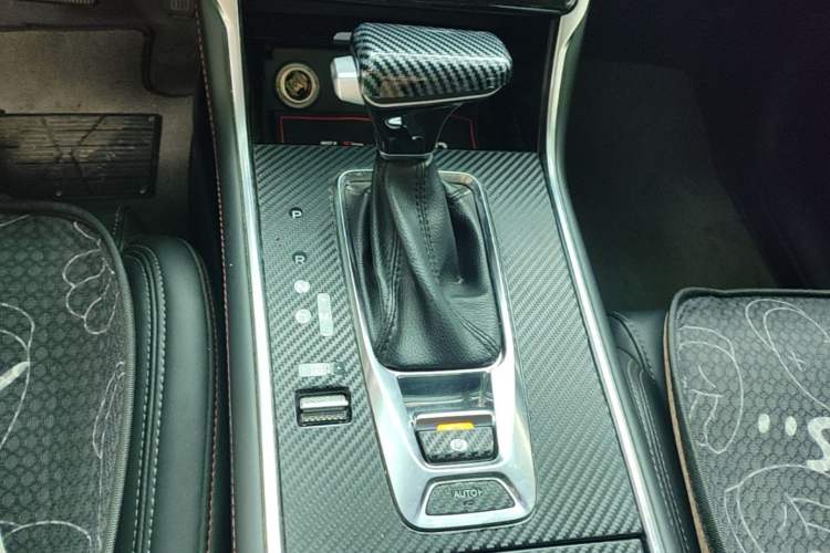 Used CHANGAN CS75 2018 280T Automatic Smart Edition China V-standard Gear Lever