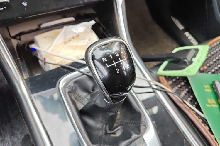 Used CHANGAN CS75 2018 280T Manual Elite Version China V Standard Gear Lever