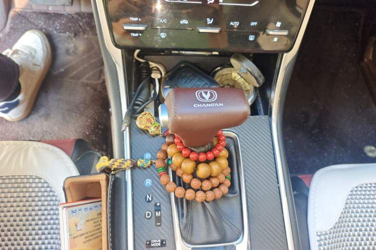Used CHANGAN CS75 2018 280T Automatic Smart Edition China V-standard Gear Lever