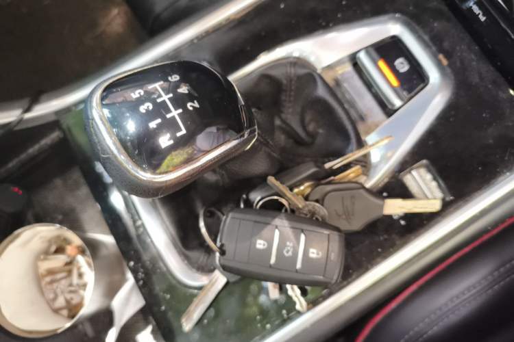 Used CHANGAN CS75 2018 280T Manual Elite Version China V Standard Gear Lever