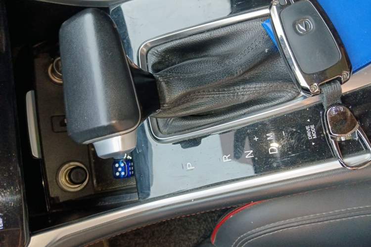 Used CHANGAN CS75 2018 280T Automatic Smart Edition China V-standard Gear Lever