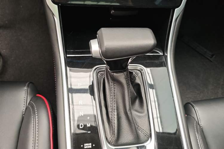 Used CHANGAN CS75 2018 280T Automatic Smart Edition China V-standard Gear Lever