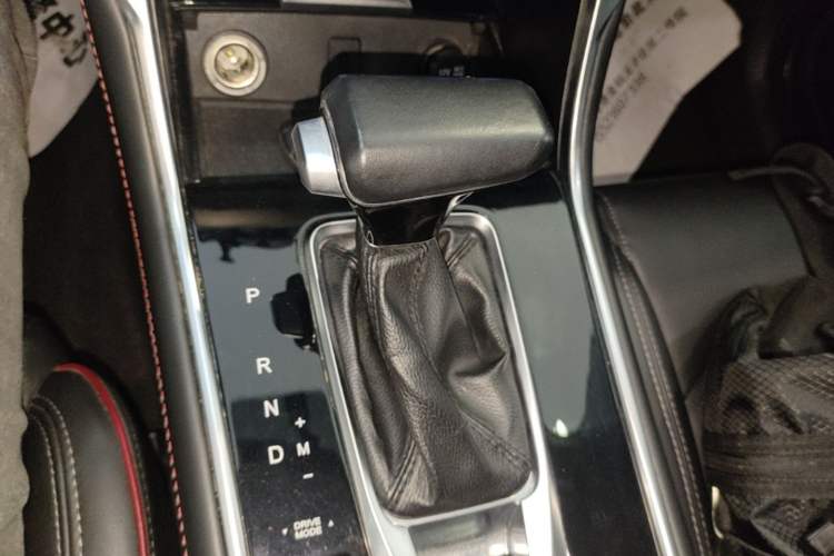 Used CHANGAN CS75 2018 280T Automatic Smart Edition China V-standard Gear Lever