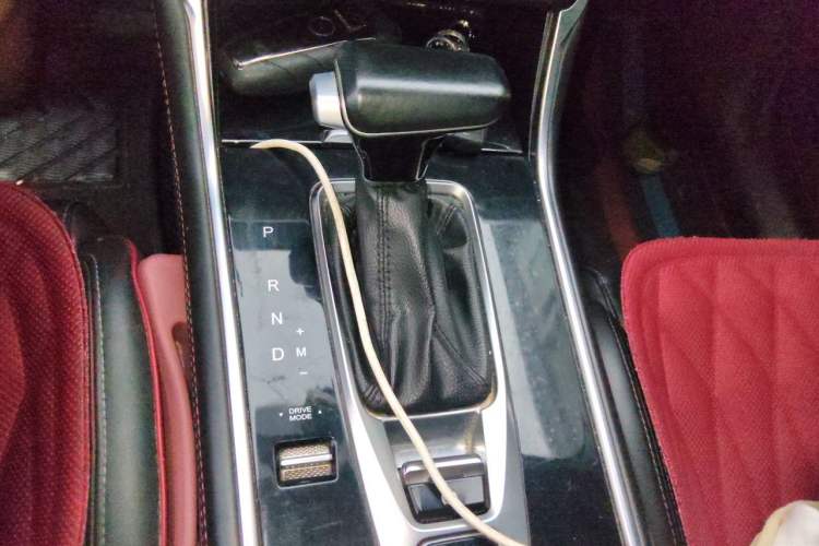 Used CHANGAN CS75 2018 280T Automatic Smart Edition China V-standard Gear Lever