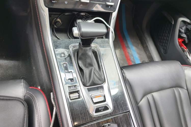 Used CHANGAN CS75 2018 280T Automatic Smart Edition China V-standard Gear Lever