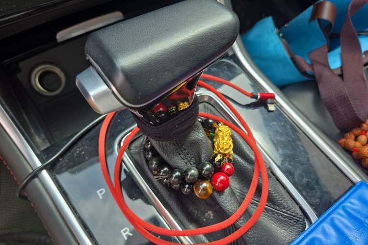 Used CHANGAN CS75 2018 280T Automatic Smart Edition China V-standard Gear Lever
