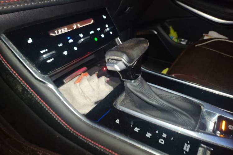Used CHANGAN CS75 2018 280T Automatic Yazi Model China V Standard Gear Lever
