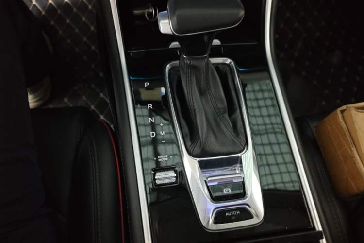 Used CHANGAN CS75 2018 280T Automatic Smart Edition China V-standard Gear Lever