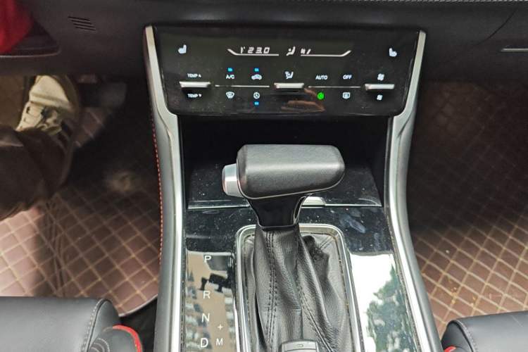 Used CHANGAN CS75 2018 280T Automatic Yazi Model China V Standard Gear Lever