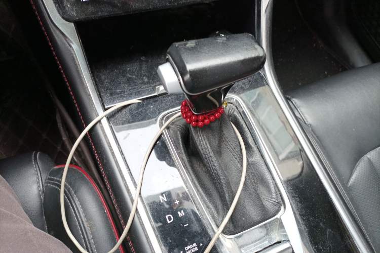 Used CHANGAN CS75 2018 280T Automatic Smart Edition China V-standard Gear Lever