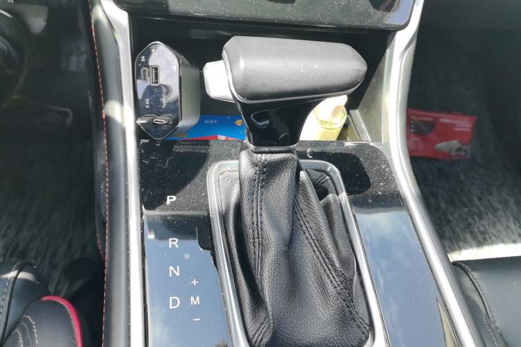 Used CHANGAN CS75 2018 280T Automatic Smart Edition China V-standard Gear Lever