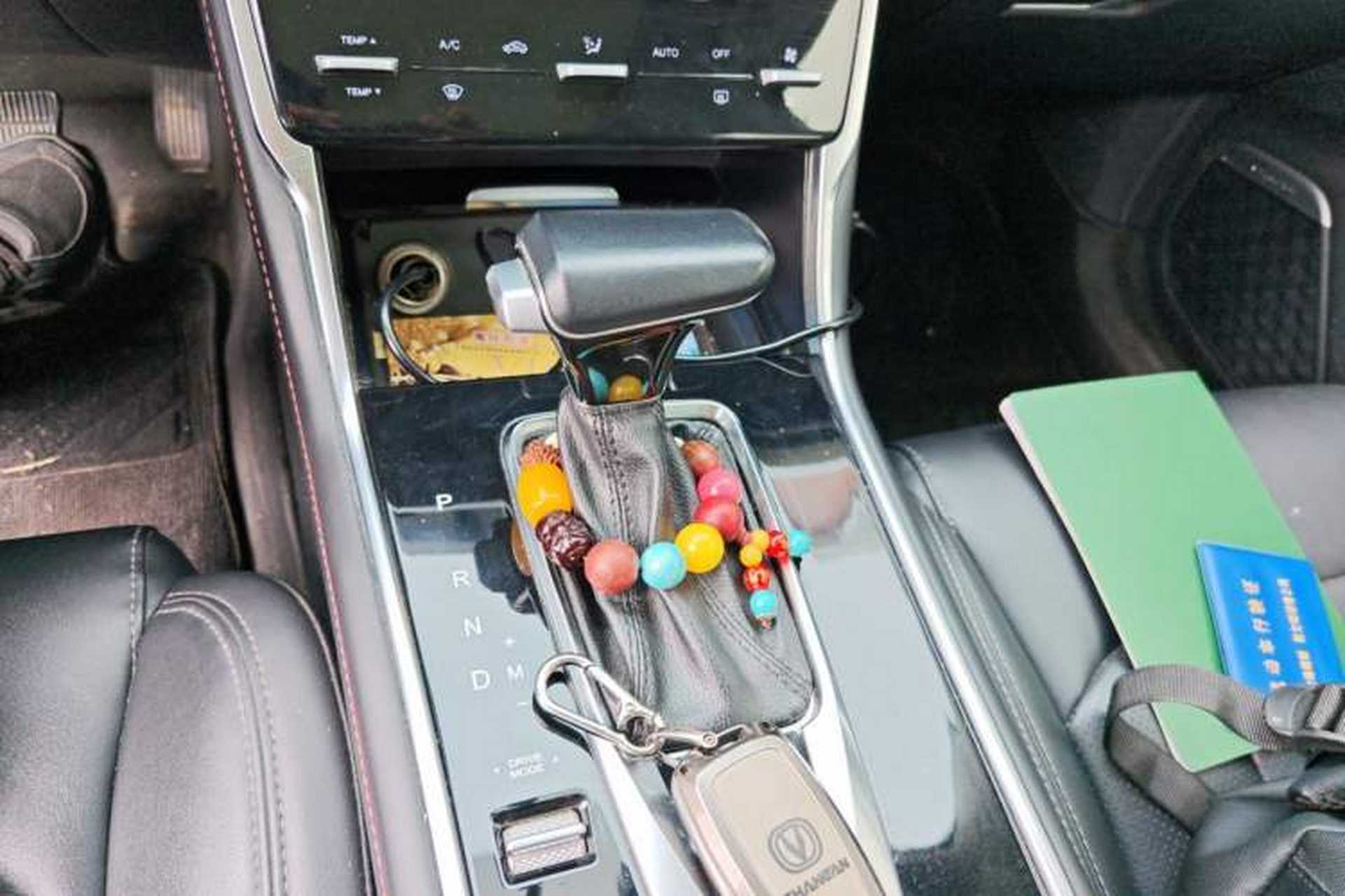 Used CHANGAN CS75 2018 280T Automatic Smart Edition China V-standard Gear Lever