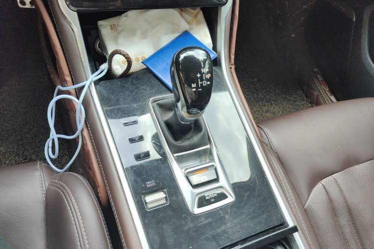 Used CHANGAN CS75 2018 280T Automatic Luxury Edition China V Standard Gear Lever