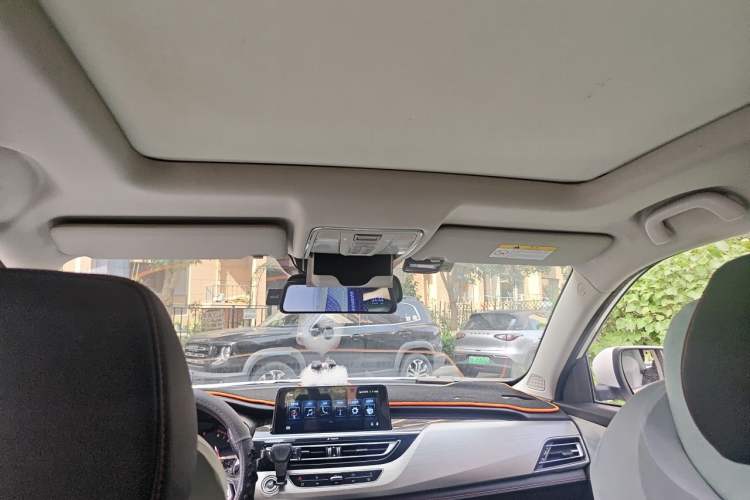 Used CHANGAN CS75 2018 280T Automatic Yazi Model China V Standard Headliner