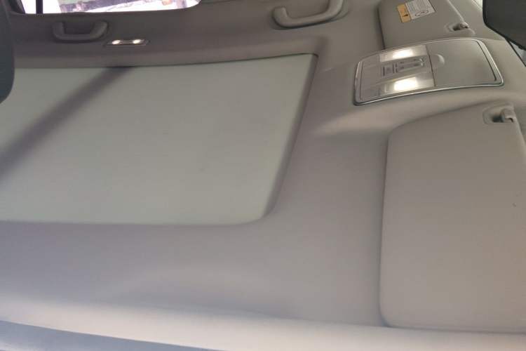 Used CHANGAN CS75 2018 280T Automatic Smart Edition China V-standard Headliner