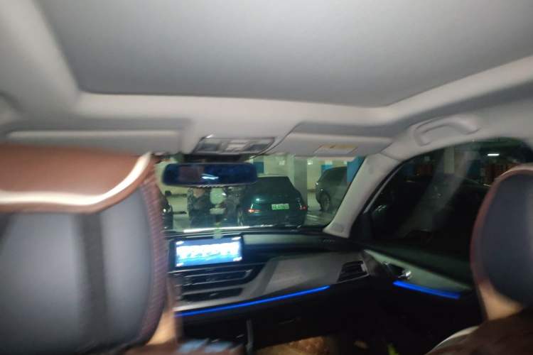 Used CHANGAN CS75 2018 280T Automatic Yazi Model China V Standard Headliner