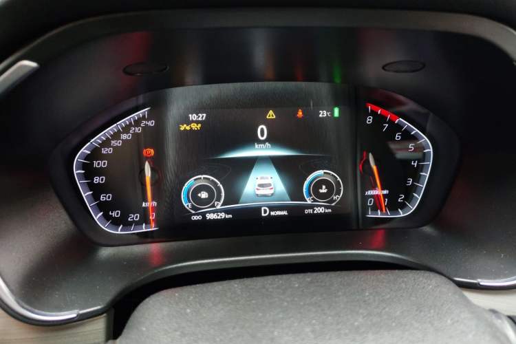 Used CHANGAN CS75 2018 280T Automatic Yazi Model China V Standard Instrument Cluster