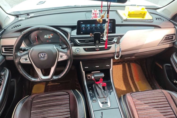 Used CHANGAN CS75 2018 280T Automatic Smart Edition China V-standard Interior 2