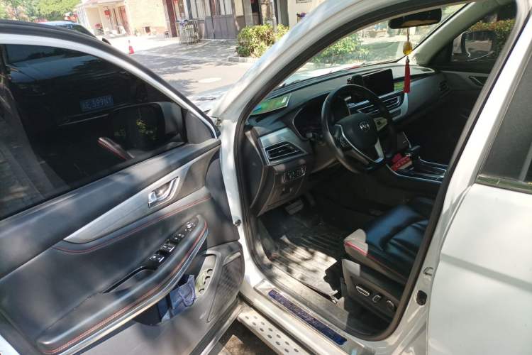 Used CHANGAN CS75 2018 280T Automatic Yazi Model China V Standard Interior 3