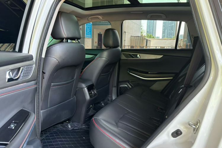 Used CHANGAN CS75 2018 280T Automatic Yazi Model China V Standard Interior 3