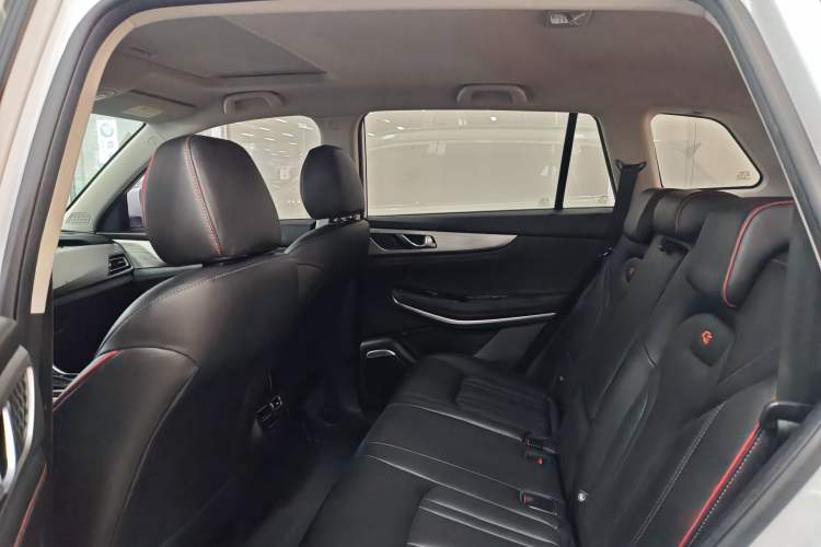 Used CHANGAN CS75 2018 280T Automatic Smart Edition China V Standard Interior 4