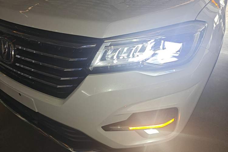 Used CHANGAN CS75 2018 280T Automatic Smart Edition China V-standard Left Front Headlight