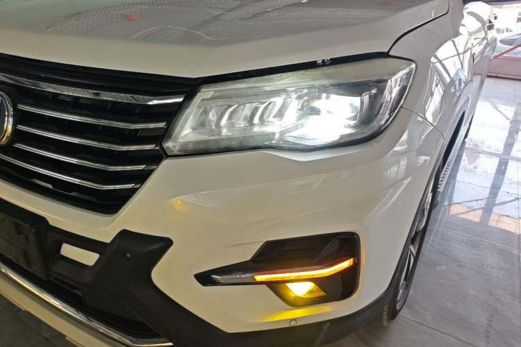 Used CHANGAN CS75 2018 280T Automatic Smart Edition China V-standard Left Front Headlight