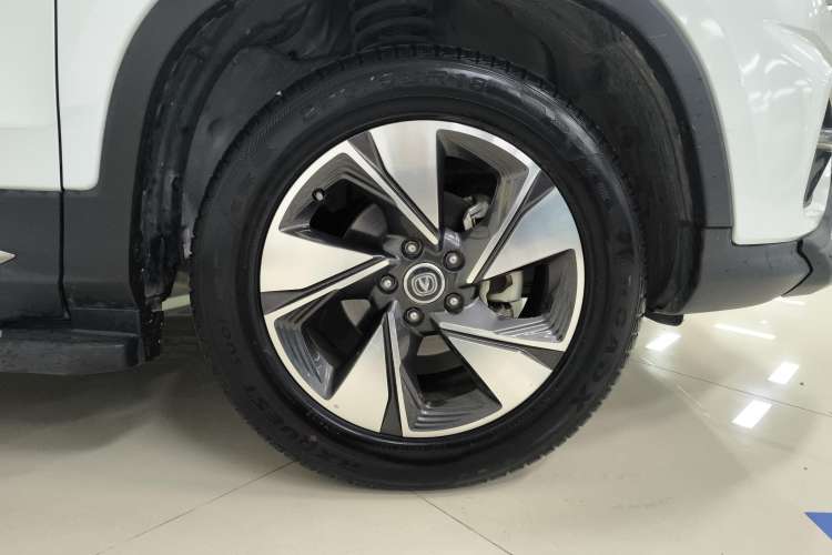 Used CHANGAN CS75 2018 280T Automatic Smart Edition China V-standard Left Front Wheel Hub