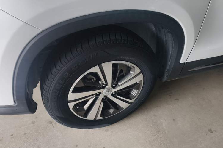 Used CHANGAN CS75 2018 280T Automatic Smart Edition China V Standard Left Front Wheel Hub