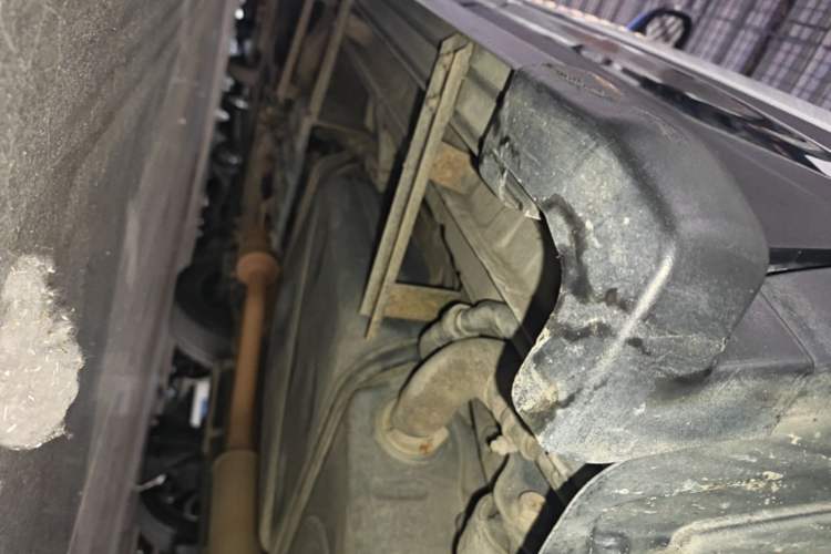 Used CHANGAN CS75 2018 280T Automatic Smart Edition China V-standard Left Side Sill