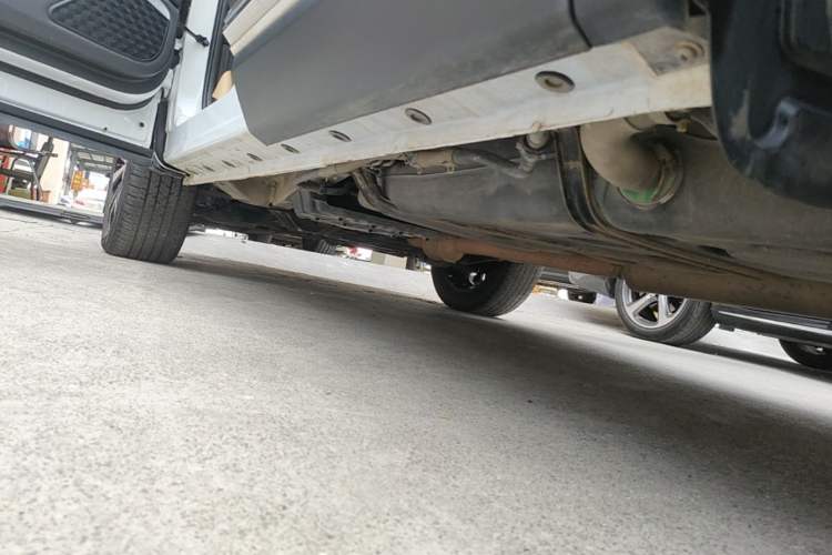 Used CHANGAN CS75 2018 280T Automatic Yazi Model China V Standard Left Side Sill