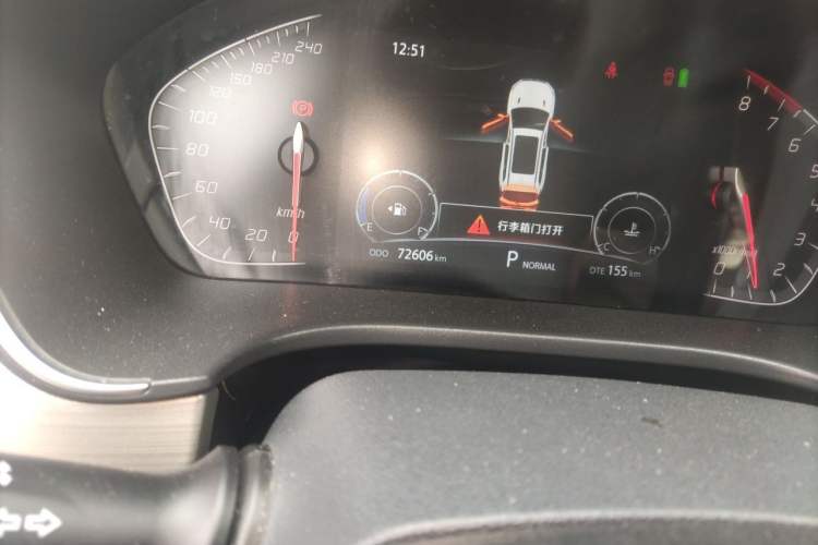 Used CHANGAN CS75 2018 280T Automatic Smart Edition China V-standard Odometer Close Up