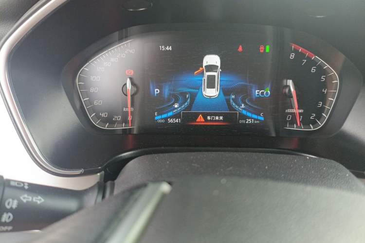 Used CHANGAN CS75 2018 280T Automatic Smart Edition China V-standard Odometer Close Up