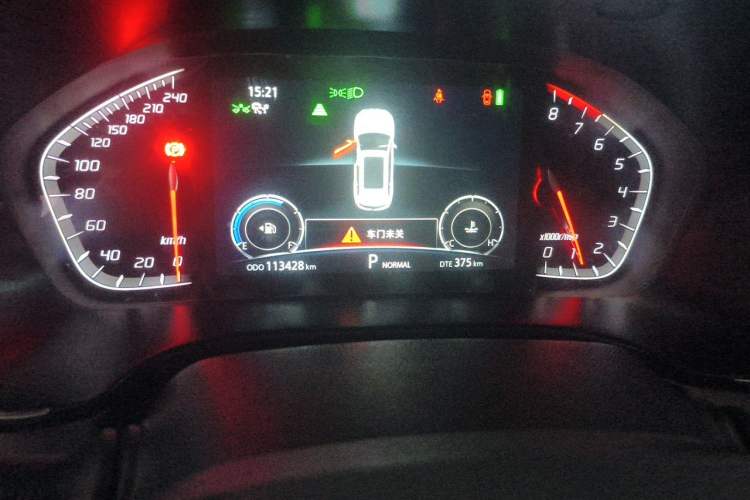 Used CHANGAN CS75 2018 280T Automatic Yazi Model China V Standard Odometer Close Up