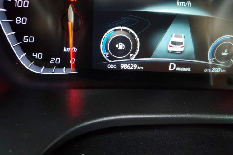 Used CHANGAN CS75 2018 280T Automatic Yazi Model China V Standard Odometer Close Up