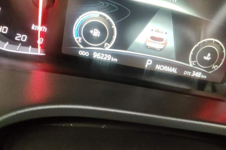 Used CHANGAN CS75 2018 280T Automatic Smart Edition China V-standard Odometer Close Up