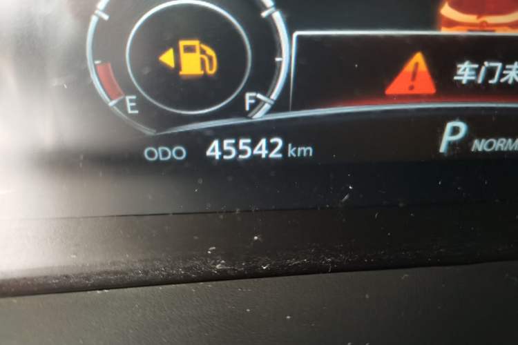 Used CHANGAN CS75 2018 280T Automatic Smart Model China V Standard Odometer Close Up