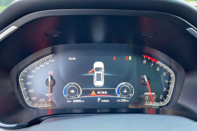 Used CHANGAN CS75 2018 280T Automatic Smart Edition China V-standard Odometer Close Up
