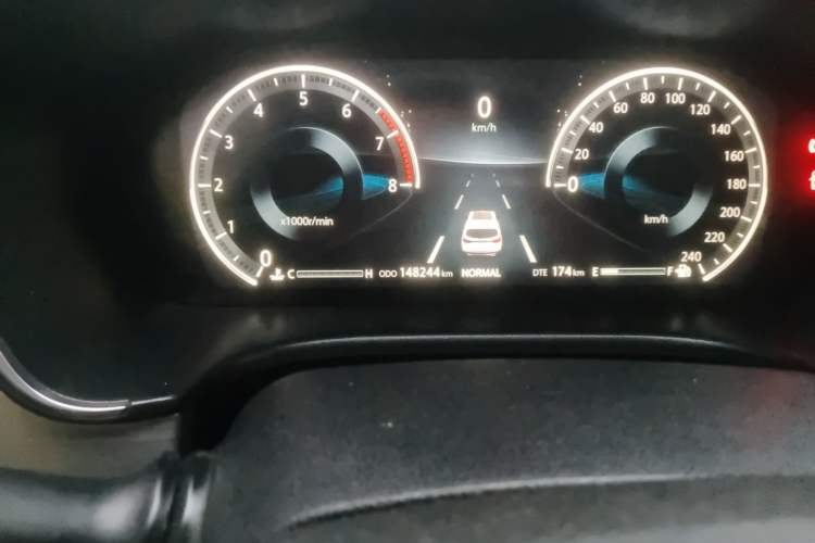 Used CHANGAN CS75 2018 280T Automatic Smart Model China V Standard Odometer Close Up