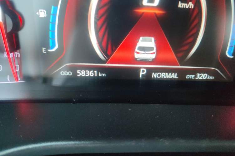 Used CHANGAN CS75 2018 280T Automatic Smart Edition China V-standard Odometer Close Up