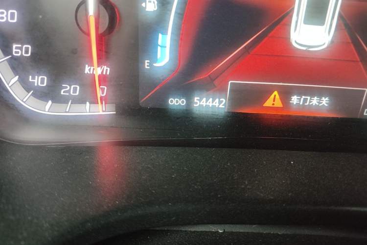 Used CHANGAN CS75 2018 280T Automatic Smart Edition China V-standard Odometer Close Up