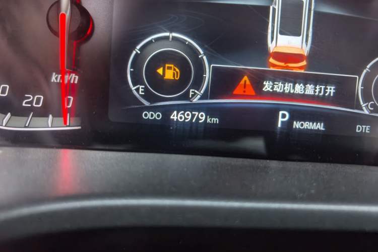 Used CHANGAN CS75 2018 280T Automatic Smart Edition China V-standard Odometer Close Up