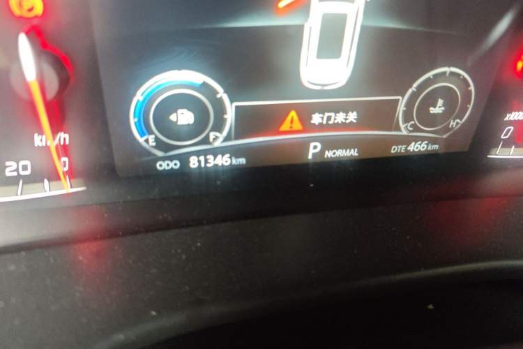 Used CHANGAN CS75 2018 280T Automatic Smart Edition China V Standard Odometer Close Up