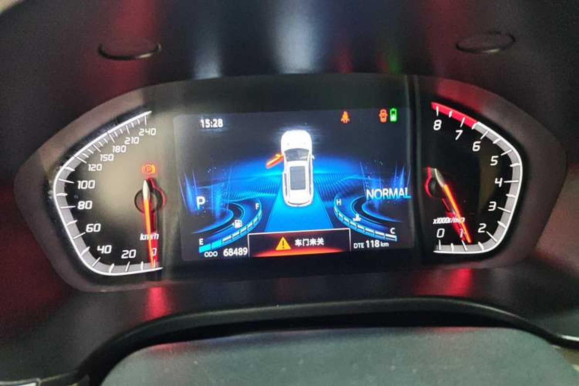 Used CHANGAN CS75 2018 280T Automatic Smart Edition China V Standard Odometer Close Up