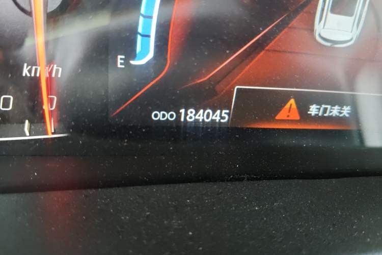 Used CHANGAN CS75 2018 280T Automatic Smart Edition China V-standard Odometer Close Up