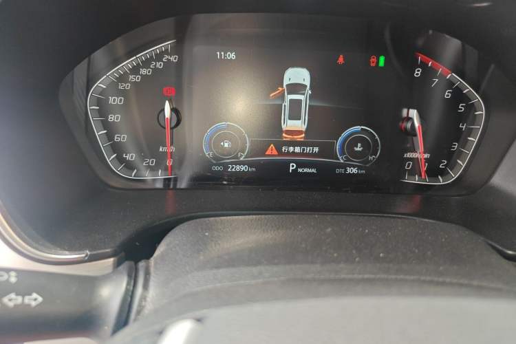 Used CHANGAN CS75 2018 280T Automatic Smart Edition China V-standard Odometer Close Up