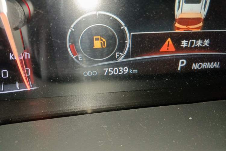 Used CHANGAN CS75 2018 280T Automatic Smart Edition China V-standard Odometer Close Up