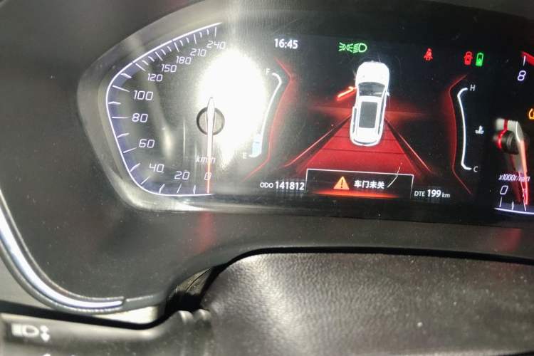 Used CHANGAN CS75 2018 280T Automatic Smart Edition China V-standard Odometer Close Up