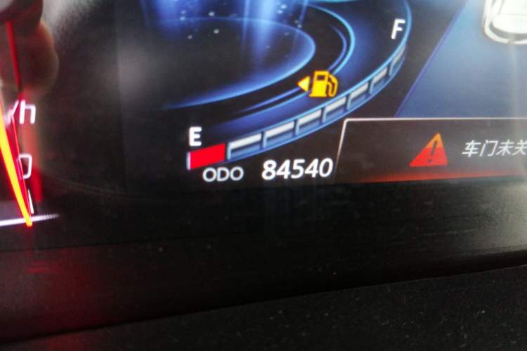 Used CHANGAN CS75 2018 280T Manual Smart Edition China V Standard Odometer Close Up