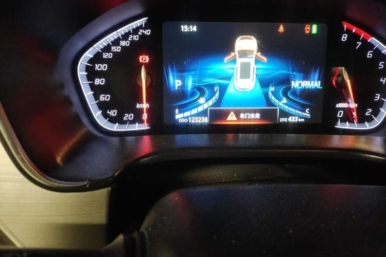 Used CHANGAN CS75 2018 280T Automatic Smart Edition China V Standard Odometer Close Up